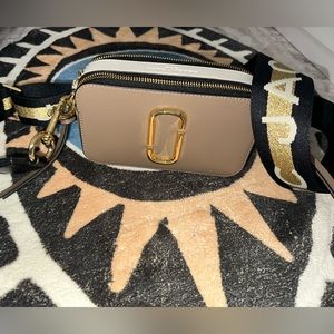 Snapshot cross body like new by Marc Jacob